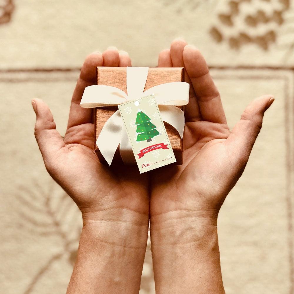 Christmas Gift Tags with String - Pack of 30 Christmas PRETTY UR PARTY Christmas Gift Tags with String - Pack of 30 Christmas PRETTY UR PARTY
