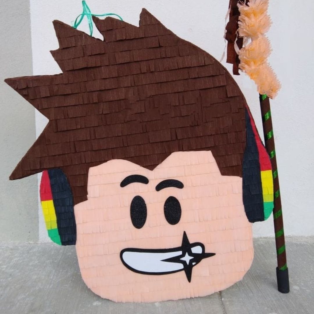 Handcrafted Roblox Pinata - 02 Handcrafted Roblox Pinata - 02